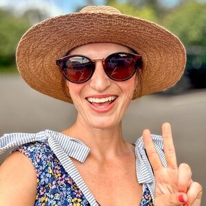 Meet your Posher, Danica